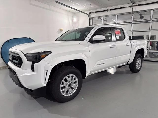 New 2026 Ice Cap Toyota SR5 image 3