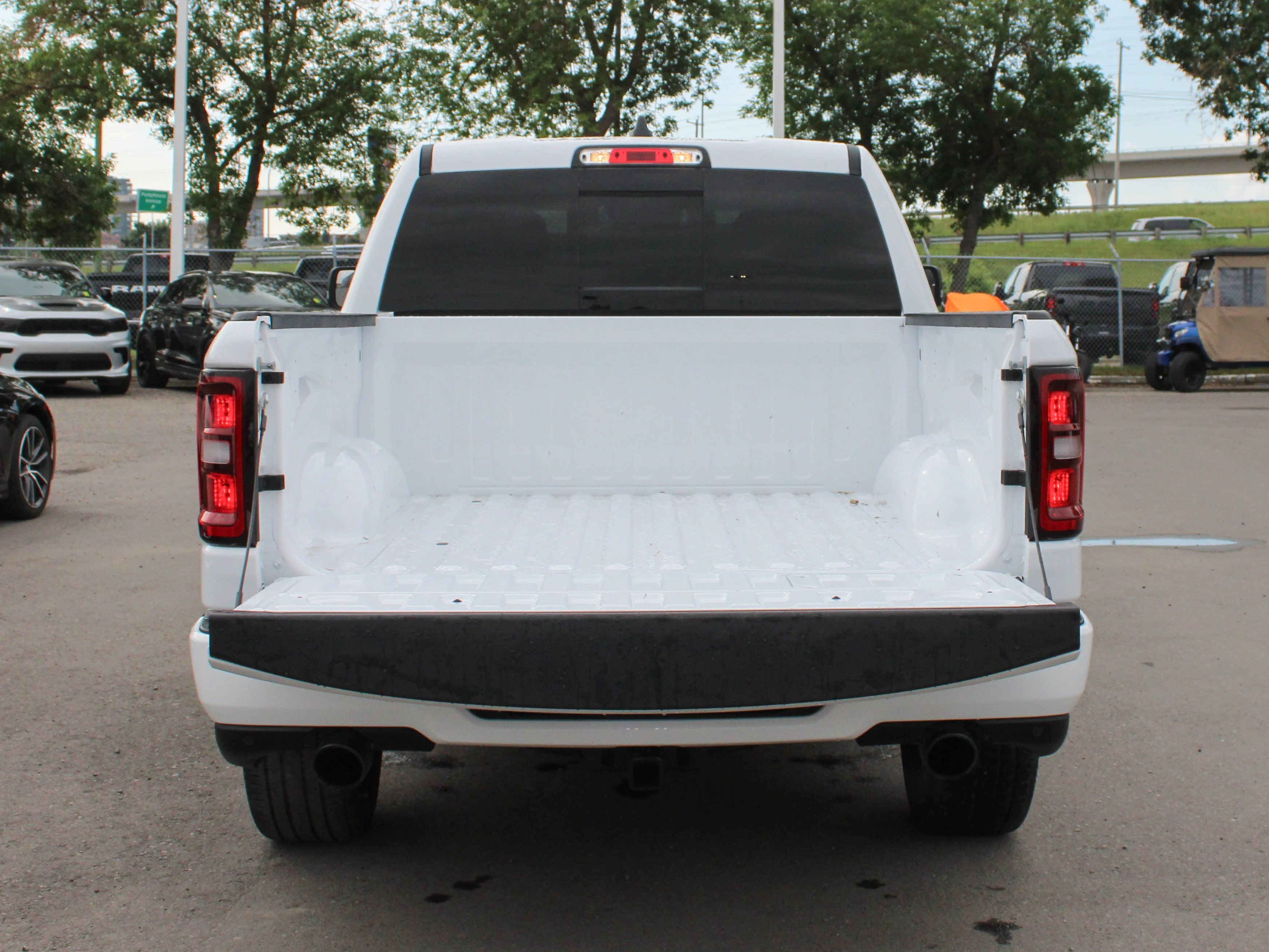 Used 2025 White RAM Sport* | Heated/Ventilated Front Seats | Heated Rear Seats | Panoramic Sunroof | image 15