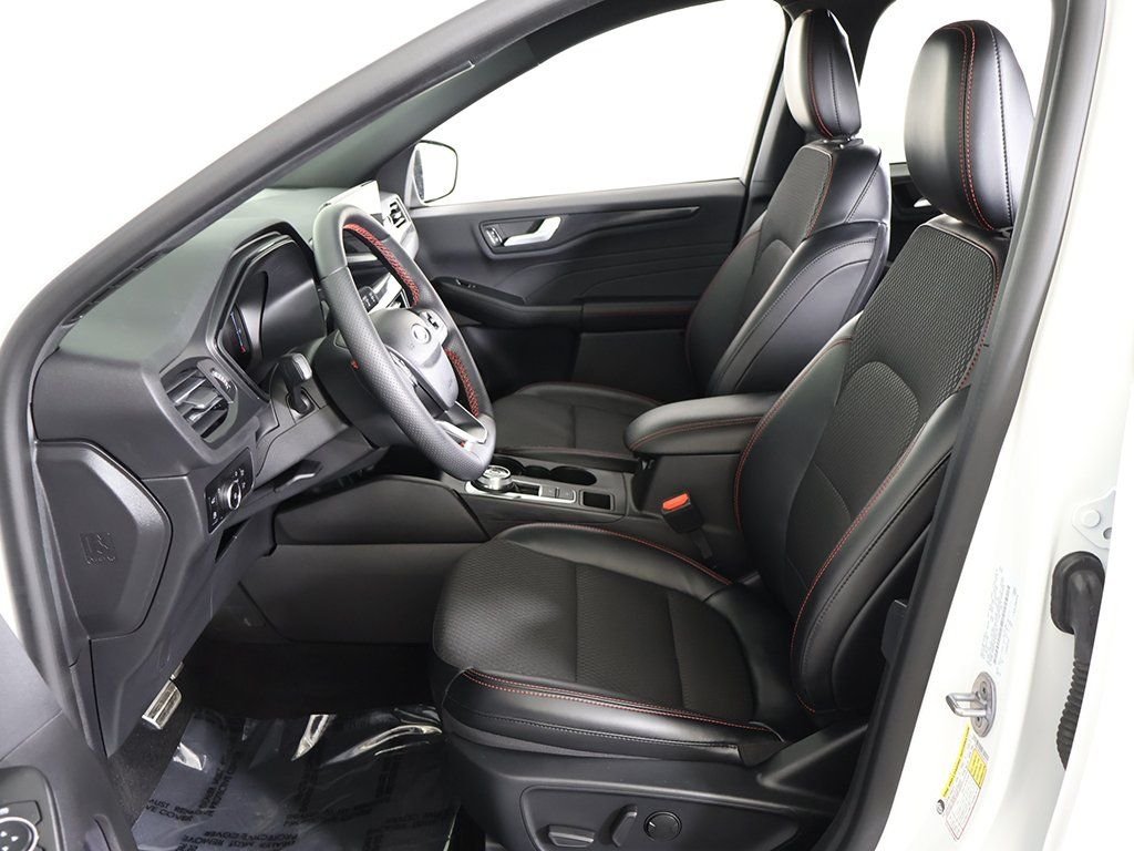 2024 Ford Escape ST-Line Select - Photo 30