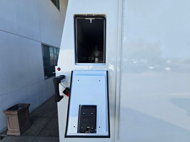 New 2026 Bright White Clearcoat RAM Tradesman image 17