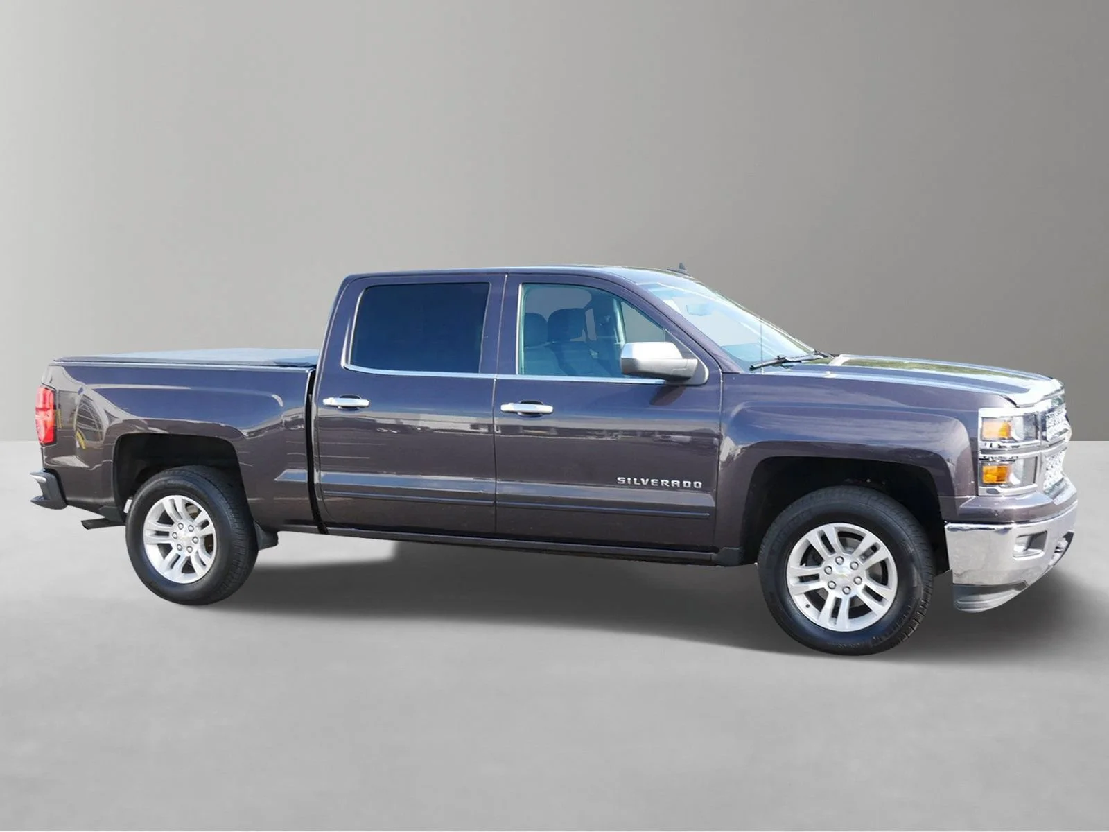 Used 2015 Chevrolet Silverado 1500 LT with VIN 3GCUKREC0FG266657 for sale in White Bear Lake, Minnesota