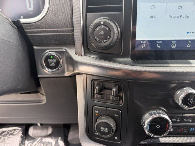 Used 2022 Black Metallic Ford Platinum image 25