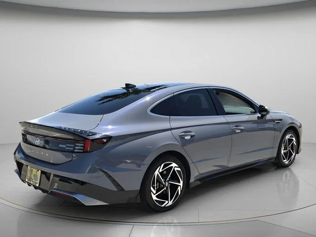 Used 2024 Blue Hyundai SEL image 7