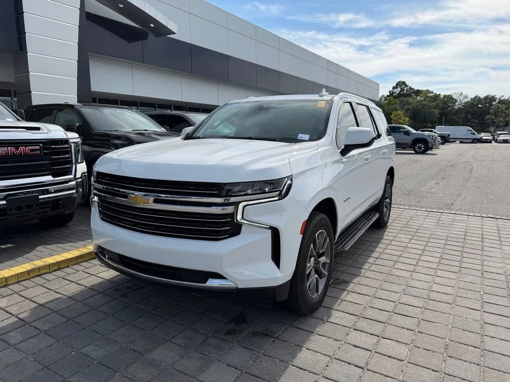 Used 2021 SUMMIT WHITE Chevrolet LT image 2
