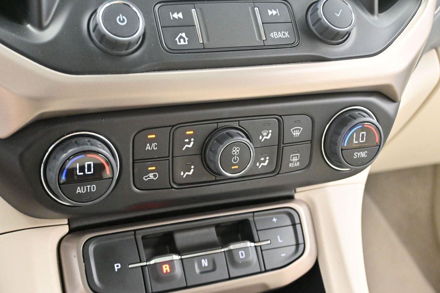 Used 2023 White Frost Tricoat GMC Denali image 27