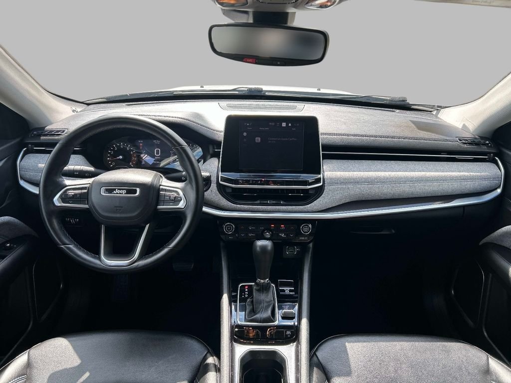 Used 2022 White Jeep Latitude image 20