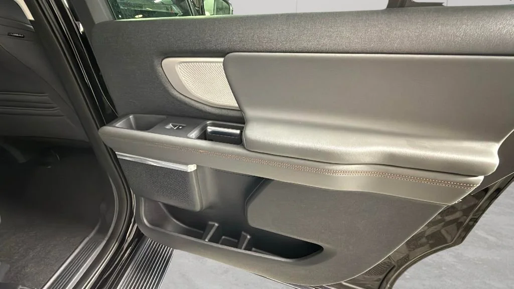 Used 2025  Ford Active image 35