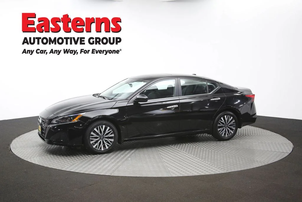 Used 2023 Black Nissan 2.5 SV image 59