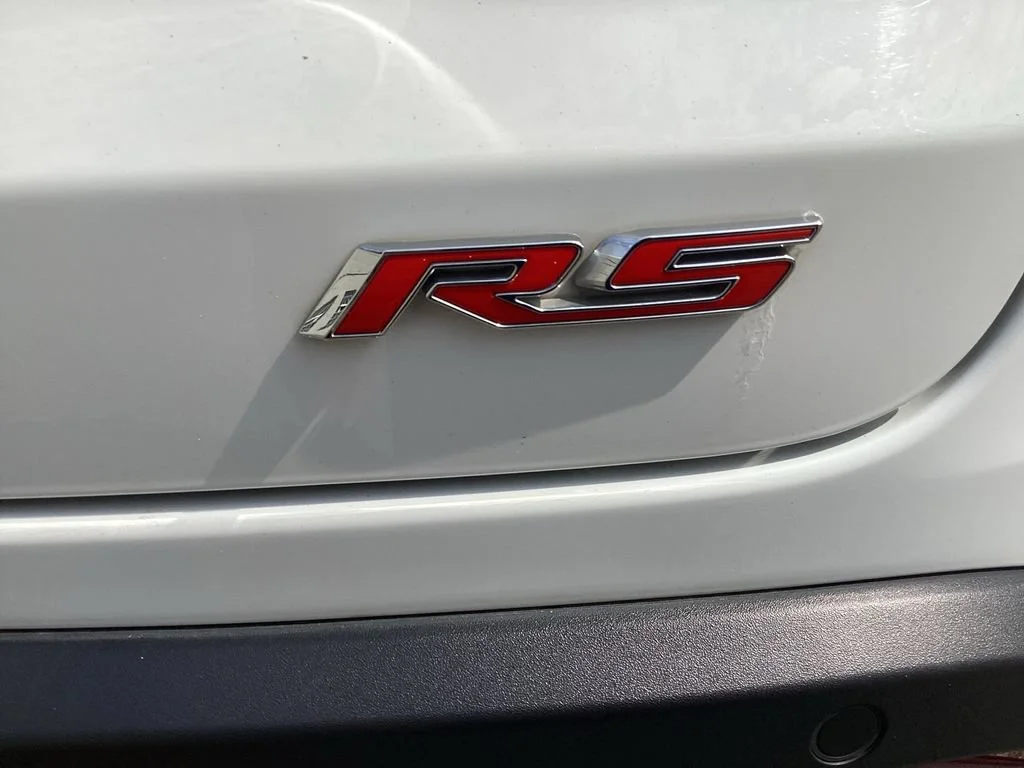 Used 2024 Summit White Chevrolet 2RS image 22