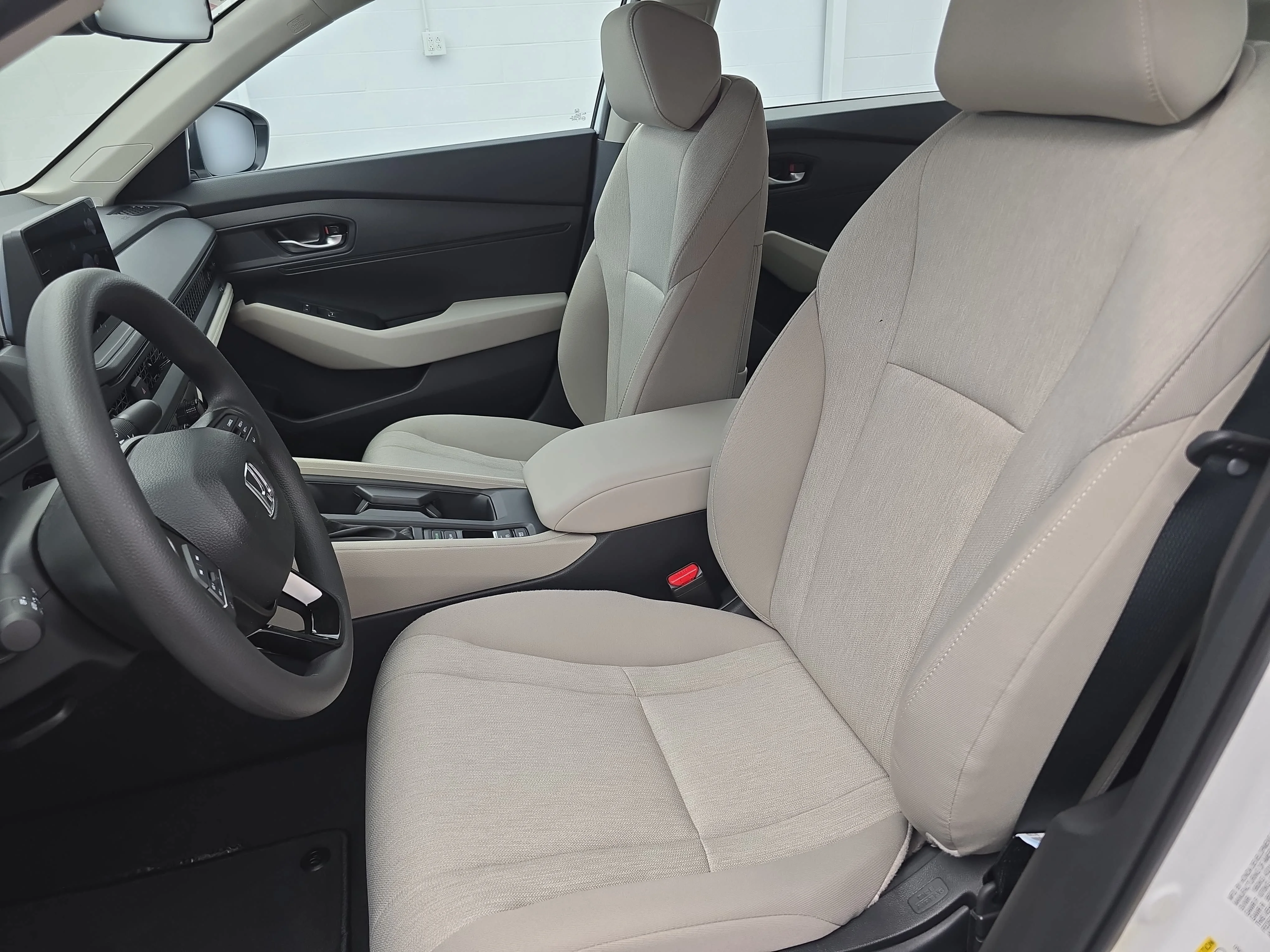 New 2026 Platinum White Pearl Honda LX image 14