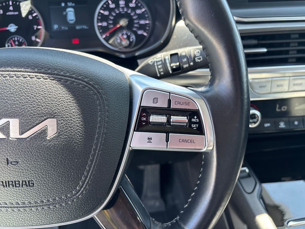 Used 2022 White Kia S image 28