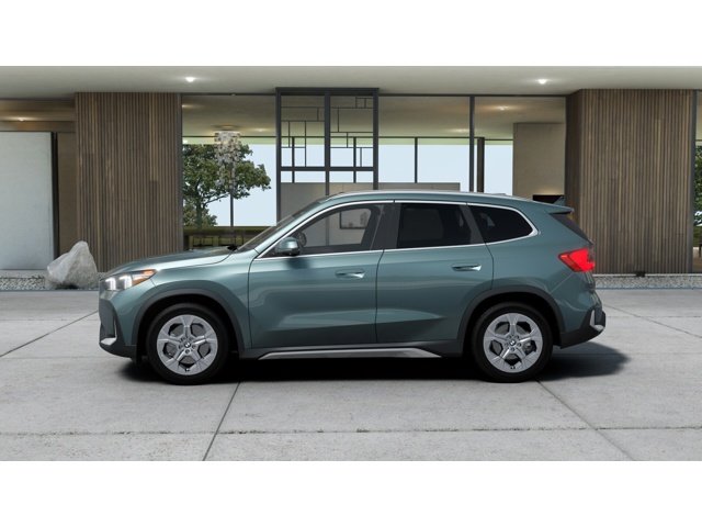 New 2026 Cape York Green Metallic BMW xDrive28i image 4