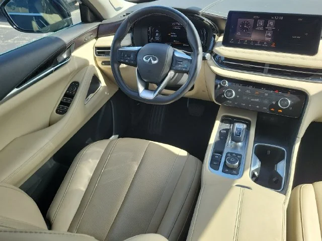 Used 2024 Black INFINITI Sensory image 16