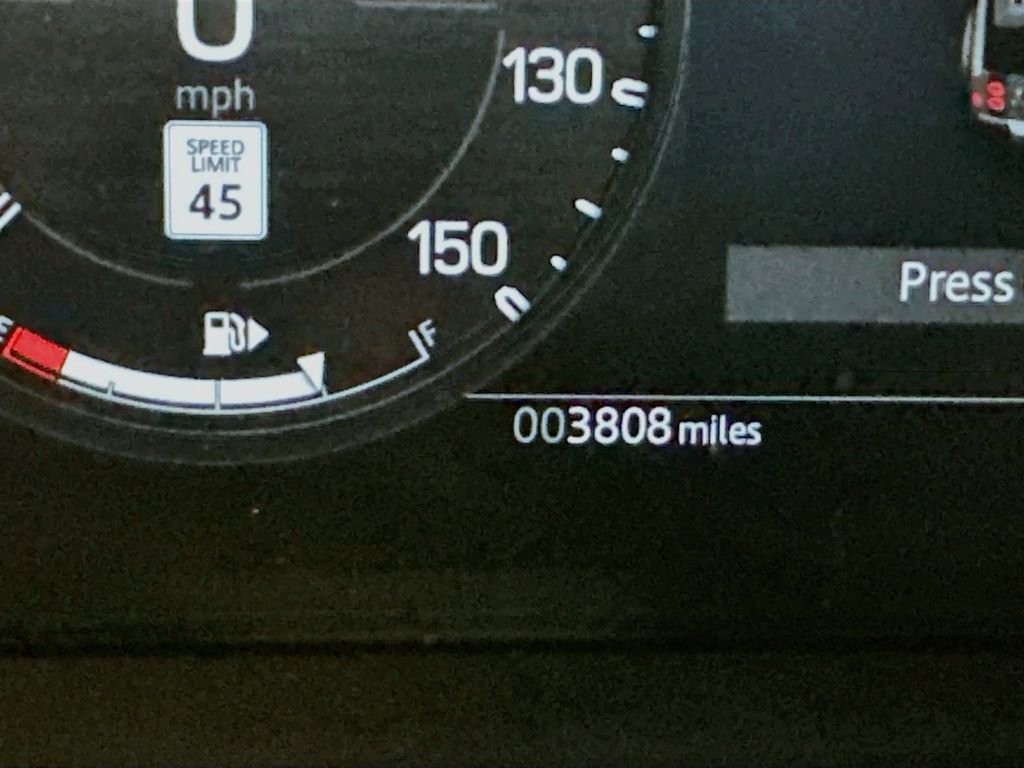 Used 2026 Black Land Rover X-Dynamic SE image 13