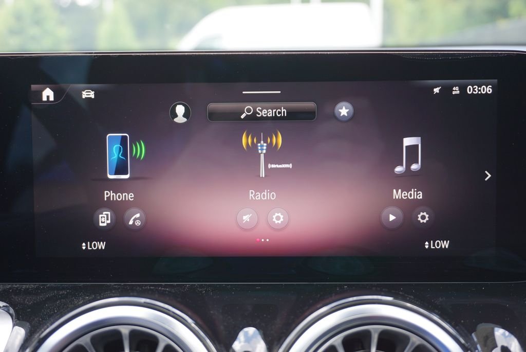 2025 Mercedes-Benz GLB Base - Photo 33