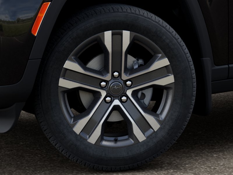 New 2027 High-Gloss Black Paint Jeep Limited image 4