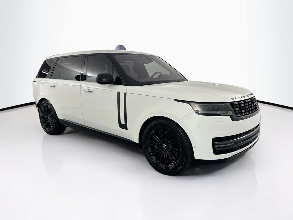 Used 2023 White Land Rover Autobiography image 3