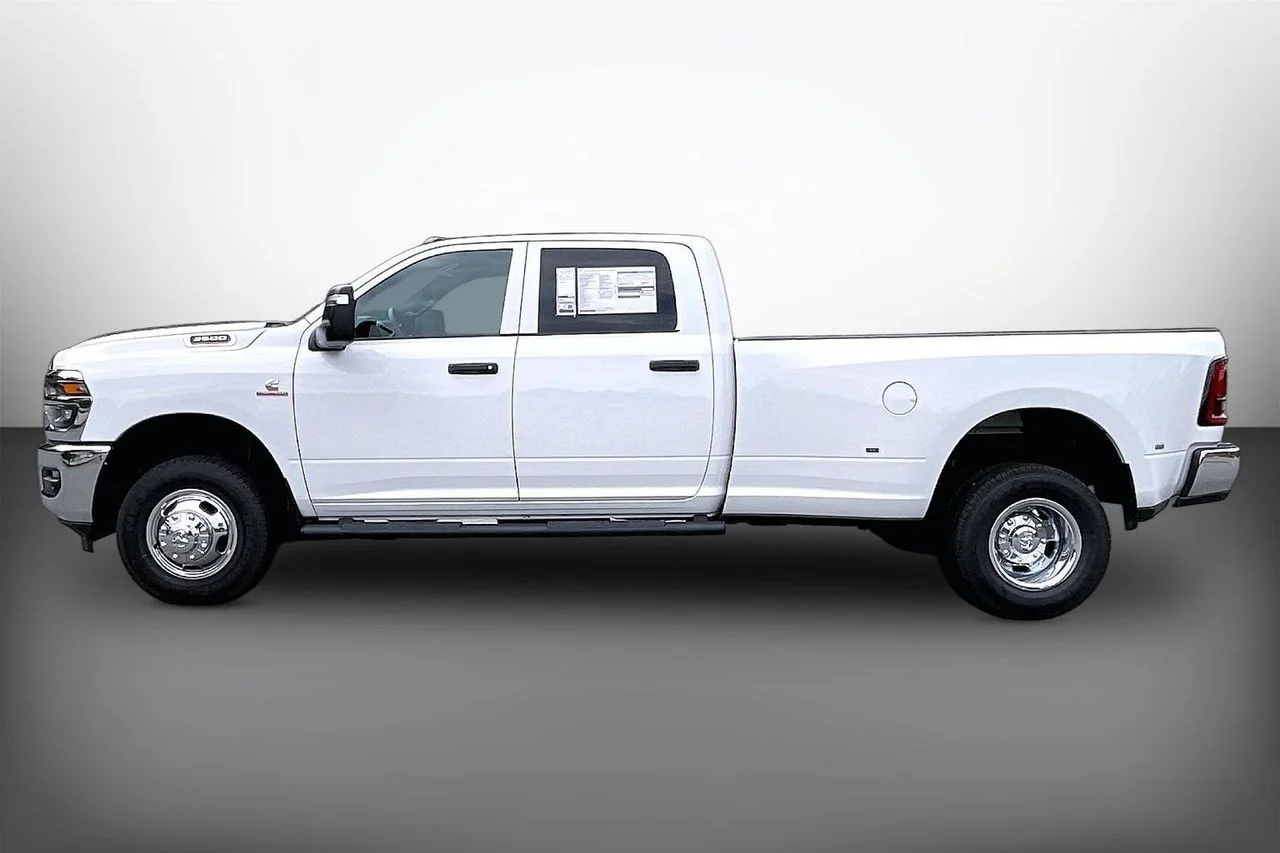 New 2026 Bright White Clear-Coat Exterior Paint RAM Tradesman image 5
