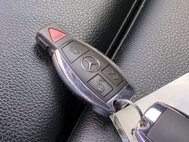 Used 2020  Mercedes-Benz GLA 250 image 24