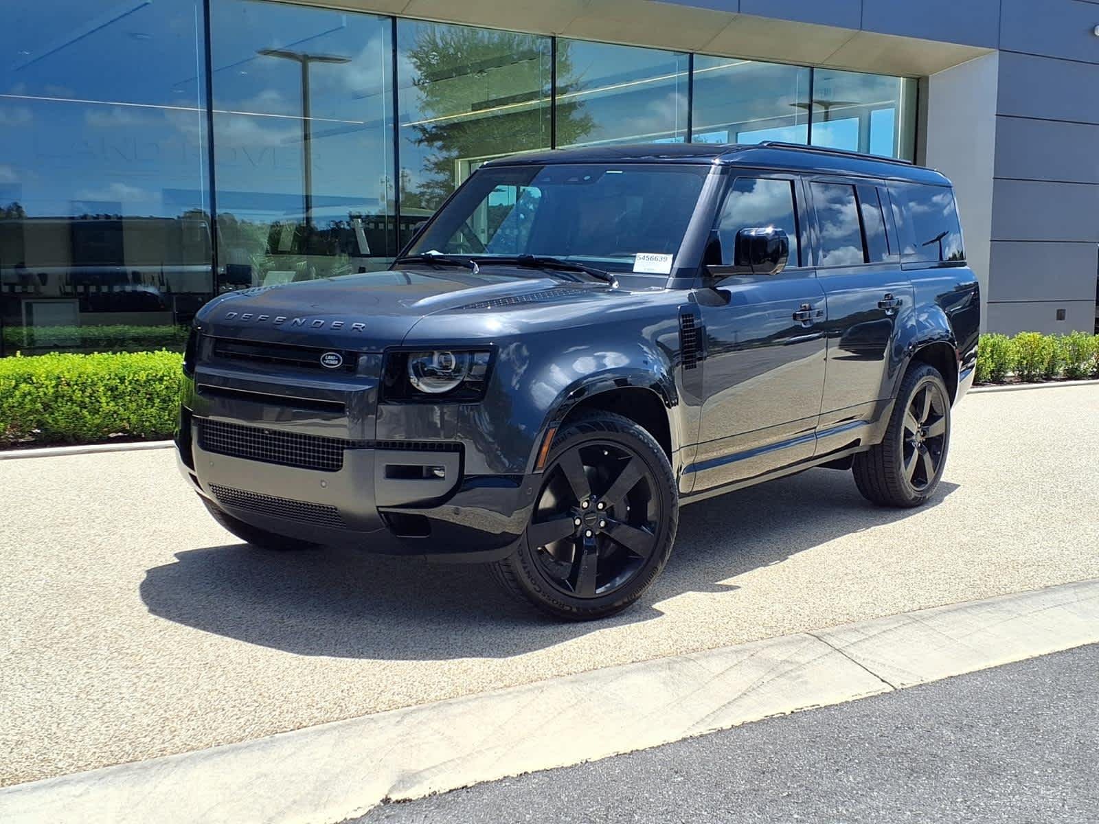 2026 Land Rover Defender 130 X-Dynamic SE