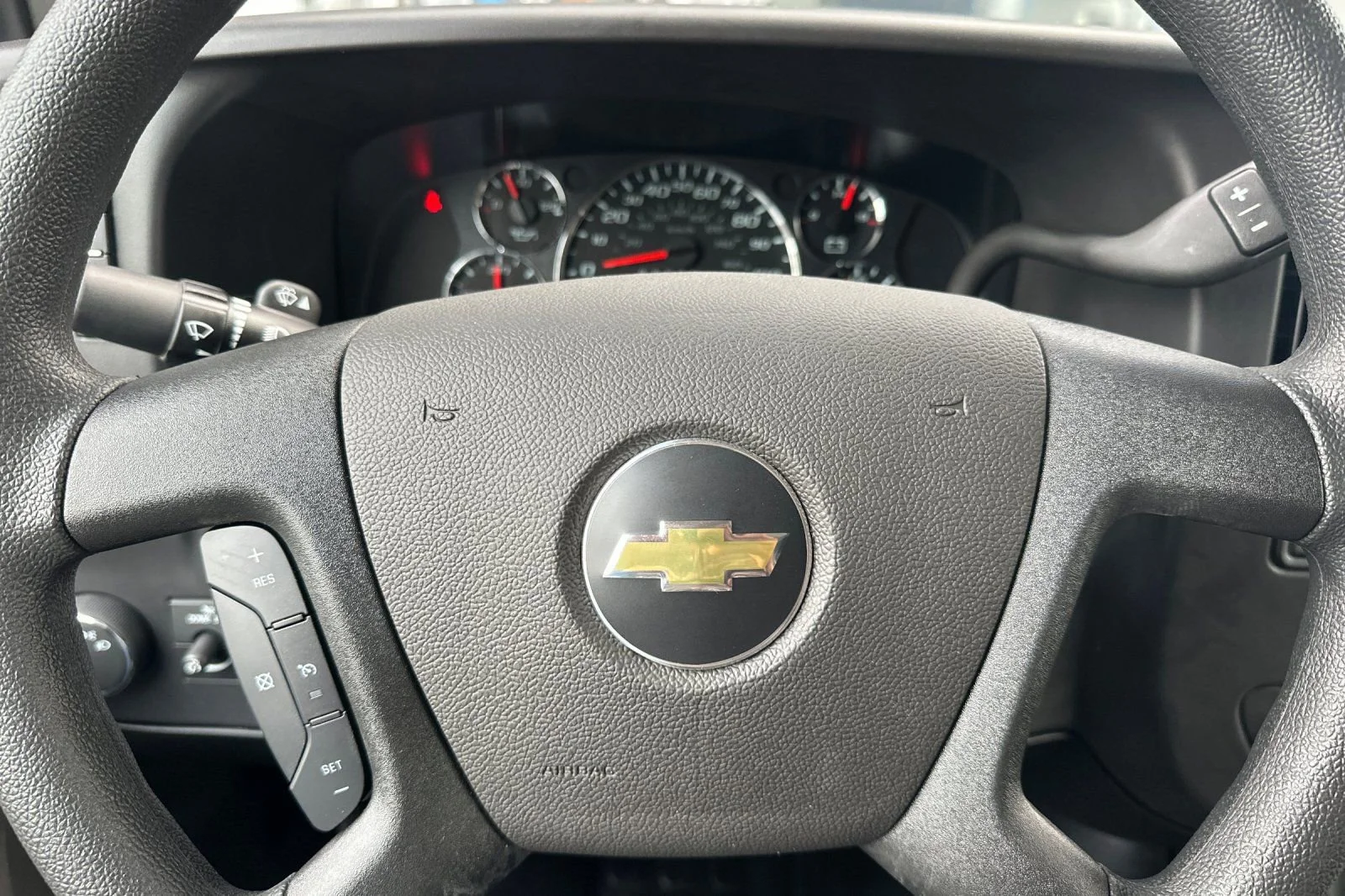 2025 Chevrolet Express Cargo Work Van - Photo 22
