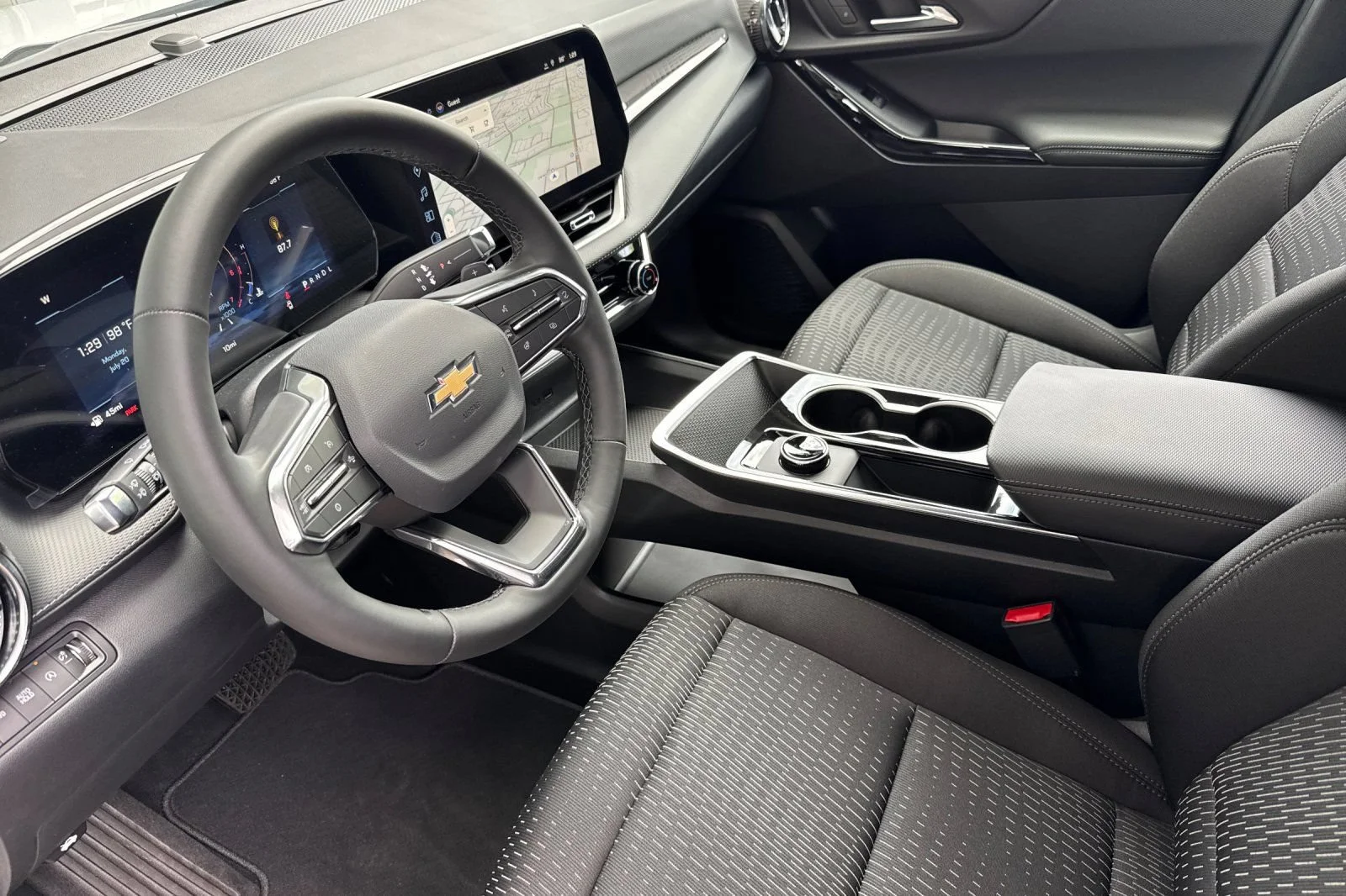2027 Chevrolet Equinox LT - Photo 9