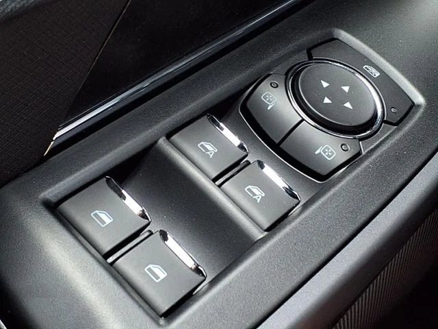 2025 Ford F-150 Lightning Flash - Photo 21