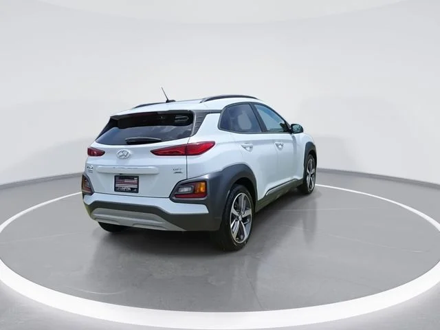 Used 2018 White Hyundai Limited image 8