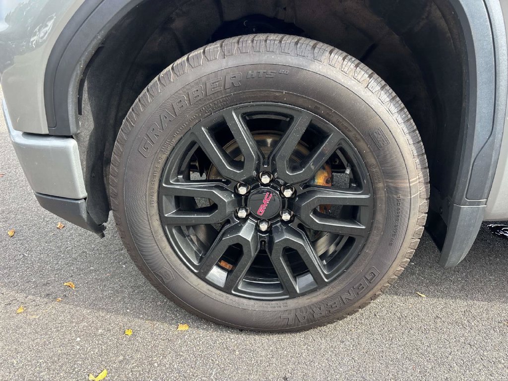 Used 2023 Silver GMC Elevation image 31