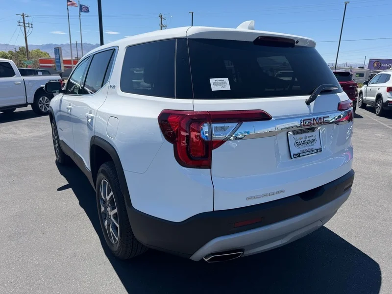 Used 2022 Summit White GMC SLE image 5
