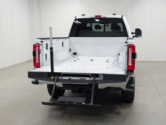 New 2026 Star White Metallic Tri-Coat Ford F-250® Lariat® image 69