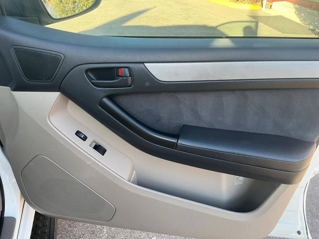 Used 2005 Natural White Toyota SR5 image 14