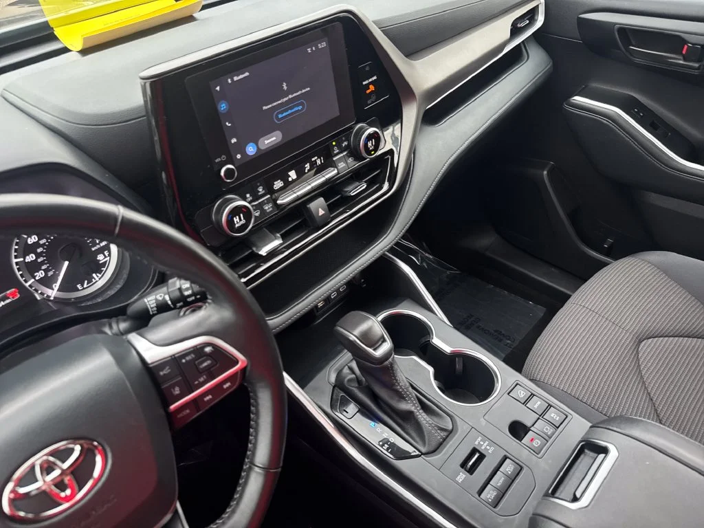 Used 2025 Gray Toyota LE image 22
