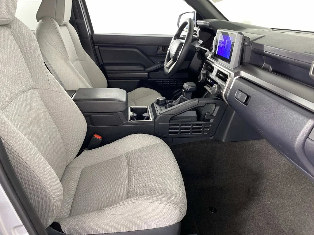 Used 2025 Cutting Edge Toyota SR5 image 11