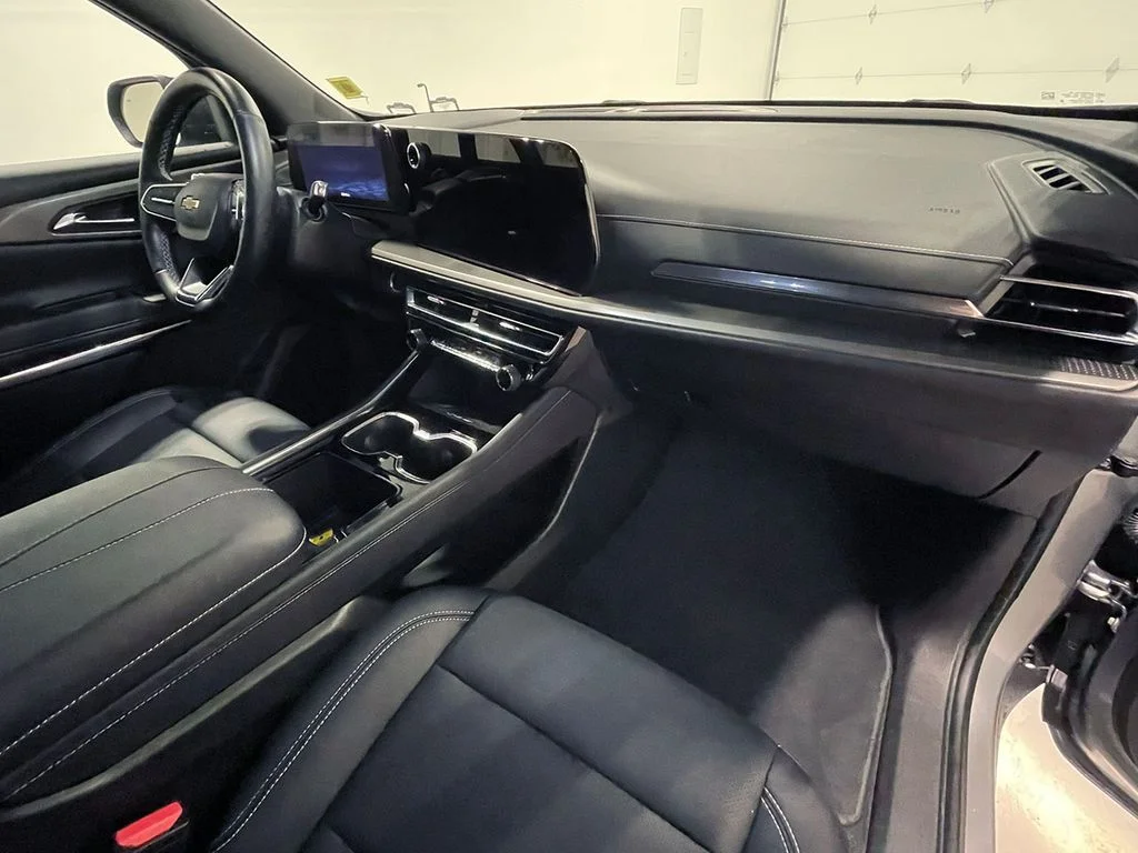 Used 2025 Gray Chevrolet LT image 30