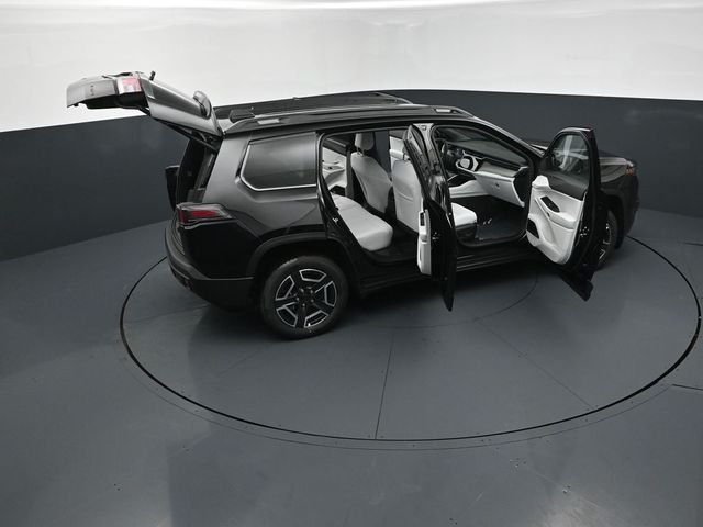 New 2026 Diamond Black Crystal Pearl-Coat Exterior Paint Jeep Limited image 30