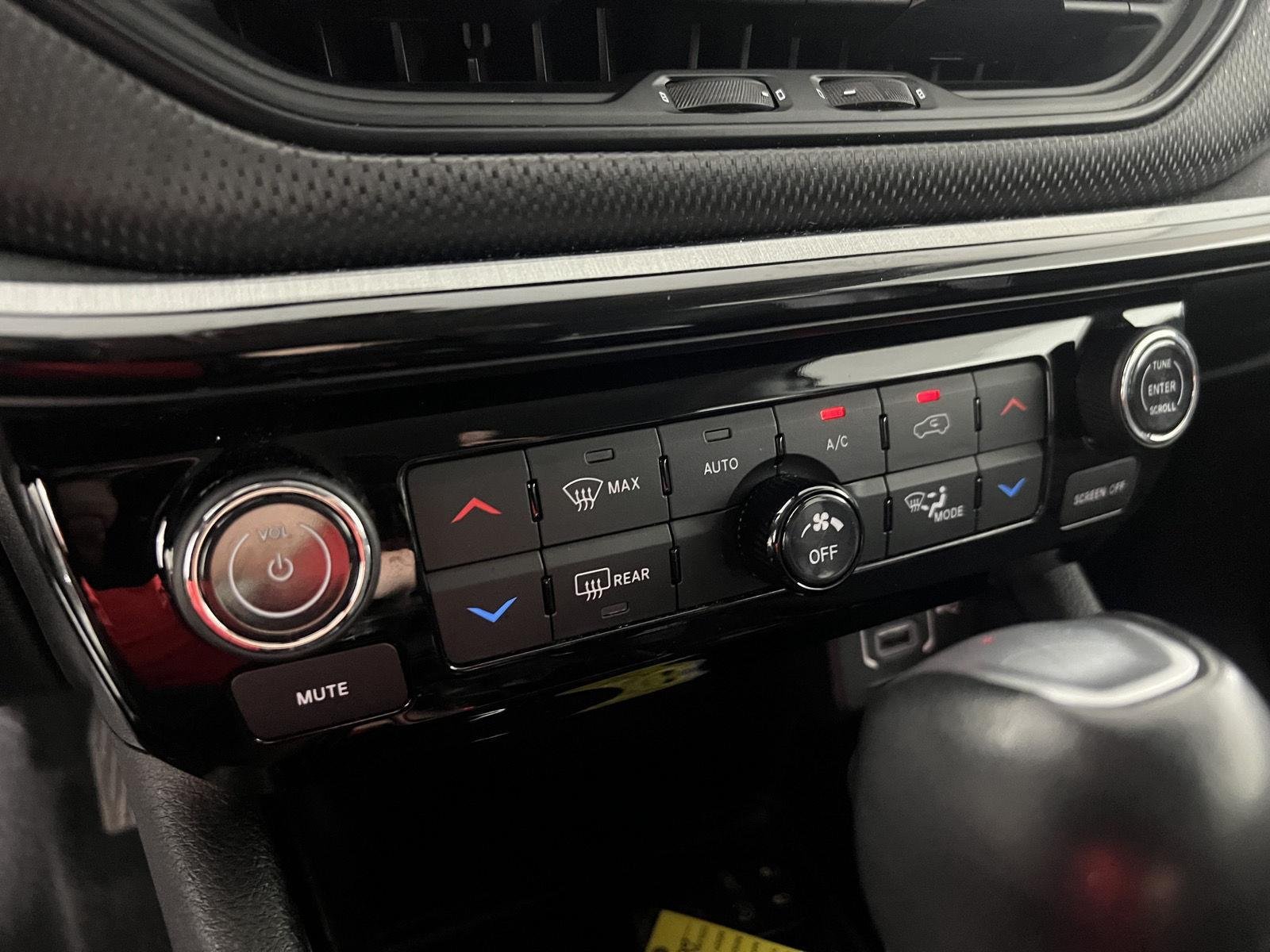 Used 2022 Billet Silver Metallic Clearco Jeep Trailhawk image 10