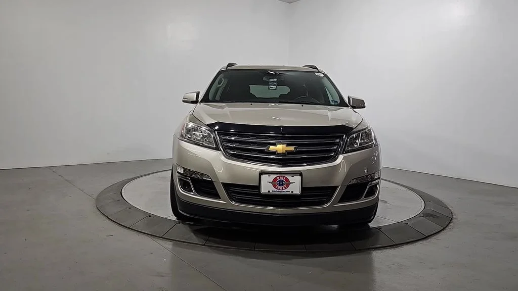 Used 2015 Gold Chevrolet LT image 9
