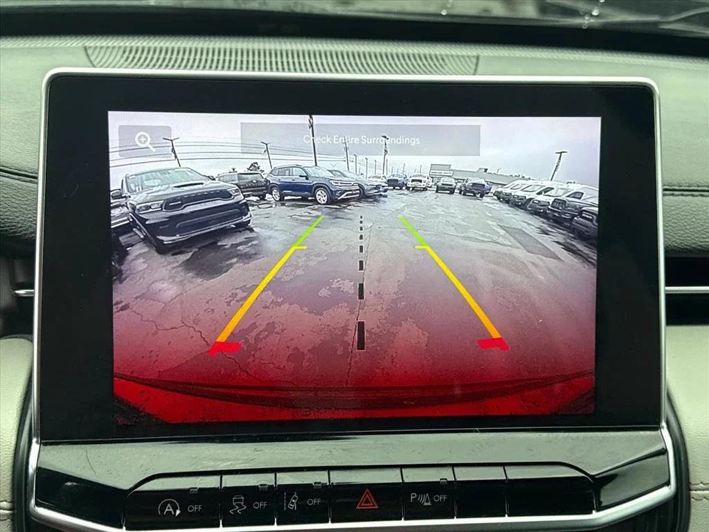 Used 2024 Diamond Black Crystal Pearlcoat Jeep Limited image 18