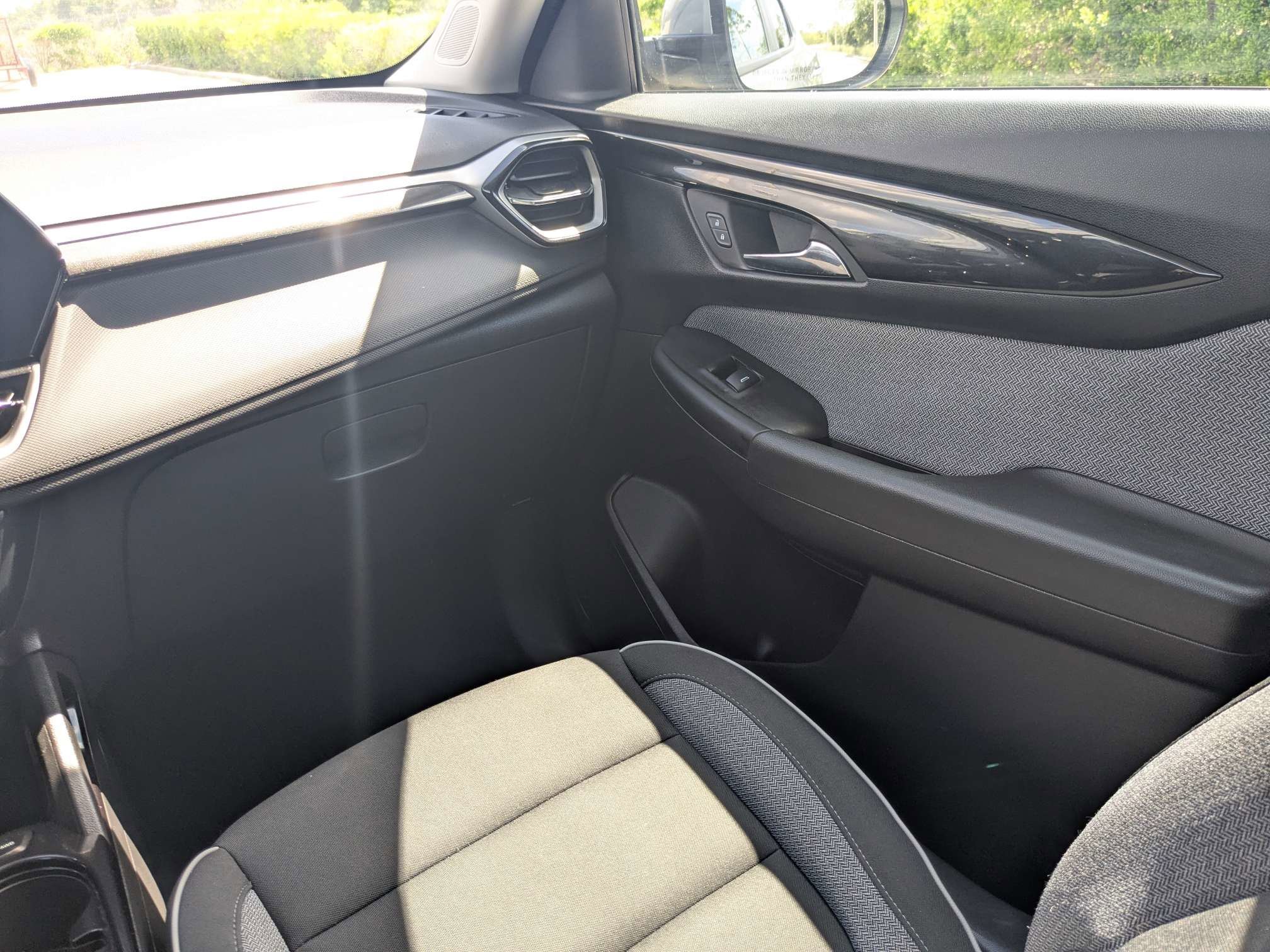 Used 2025 Sterling Gray Metallic Chevrolet LT image 20