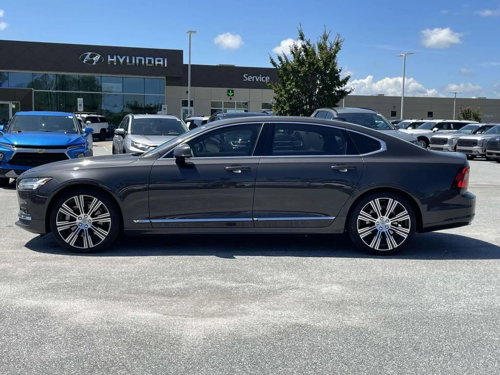 Certified Used 2023 Platinum Grey Volvo Ultimate image 26