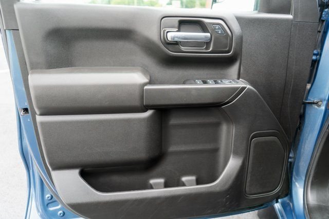 Used 2024  Chevrolet Custom image 16