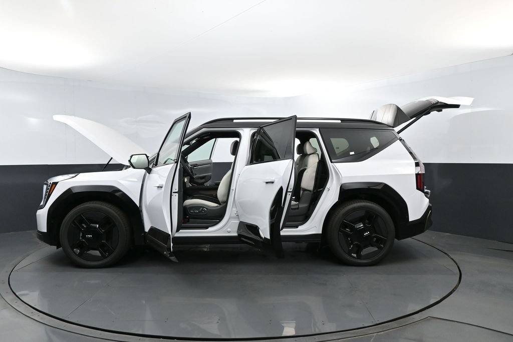 New 2026 Glacial White Pearl / Black Ro Kia GT-Line AWD image 33