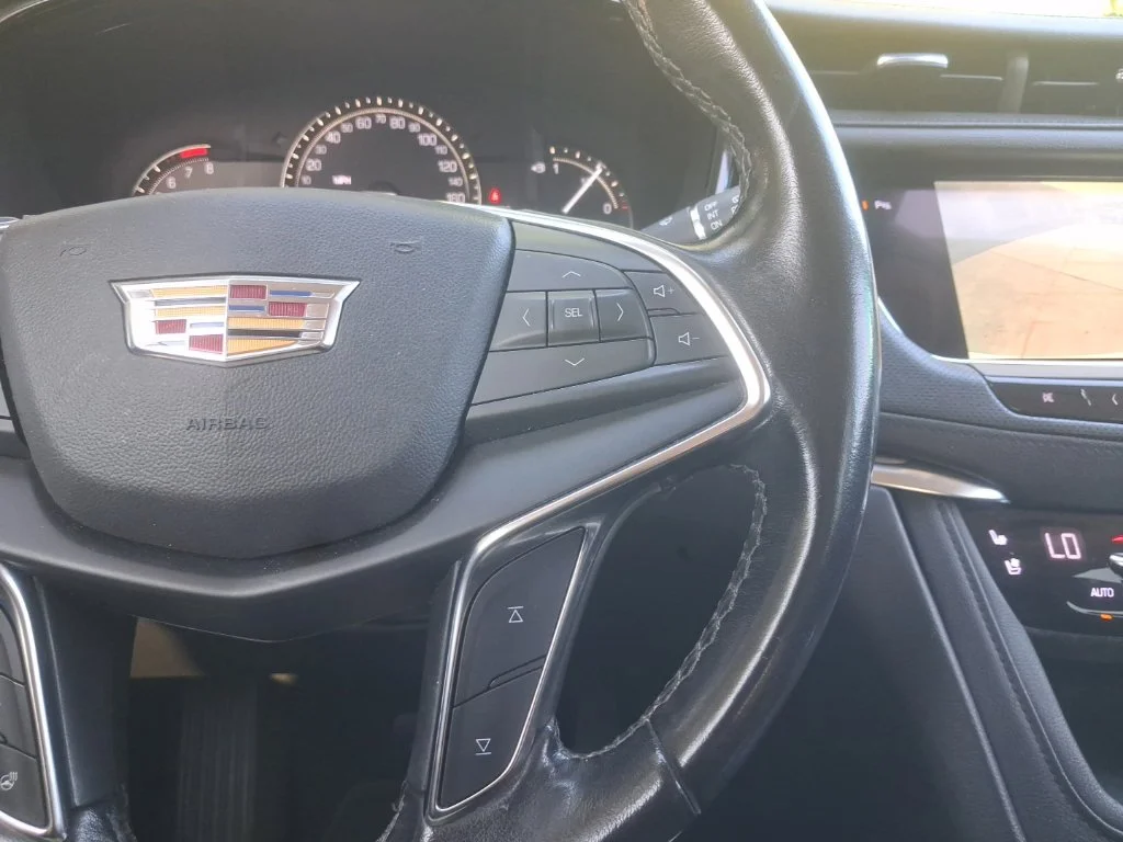 Used 2018 Silver Cadillac Premium Luxury image 33