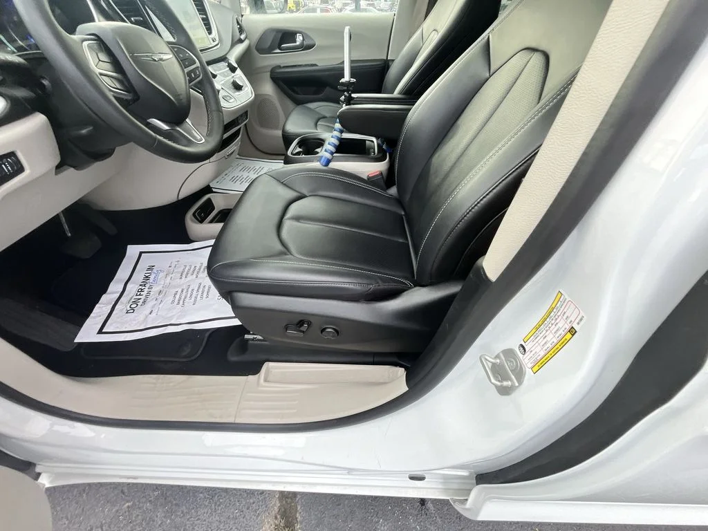 Used 2024 White Chrysler Touring L image 12