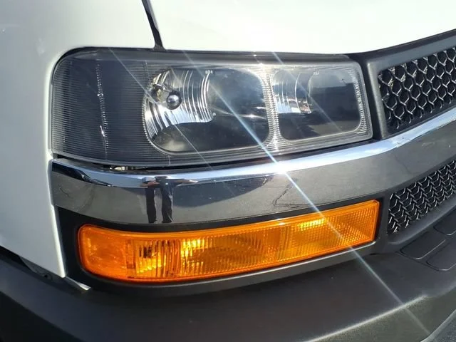 Used 2025 Summit White Chevrolet WT image 2