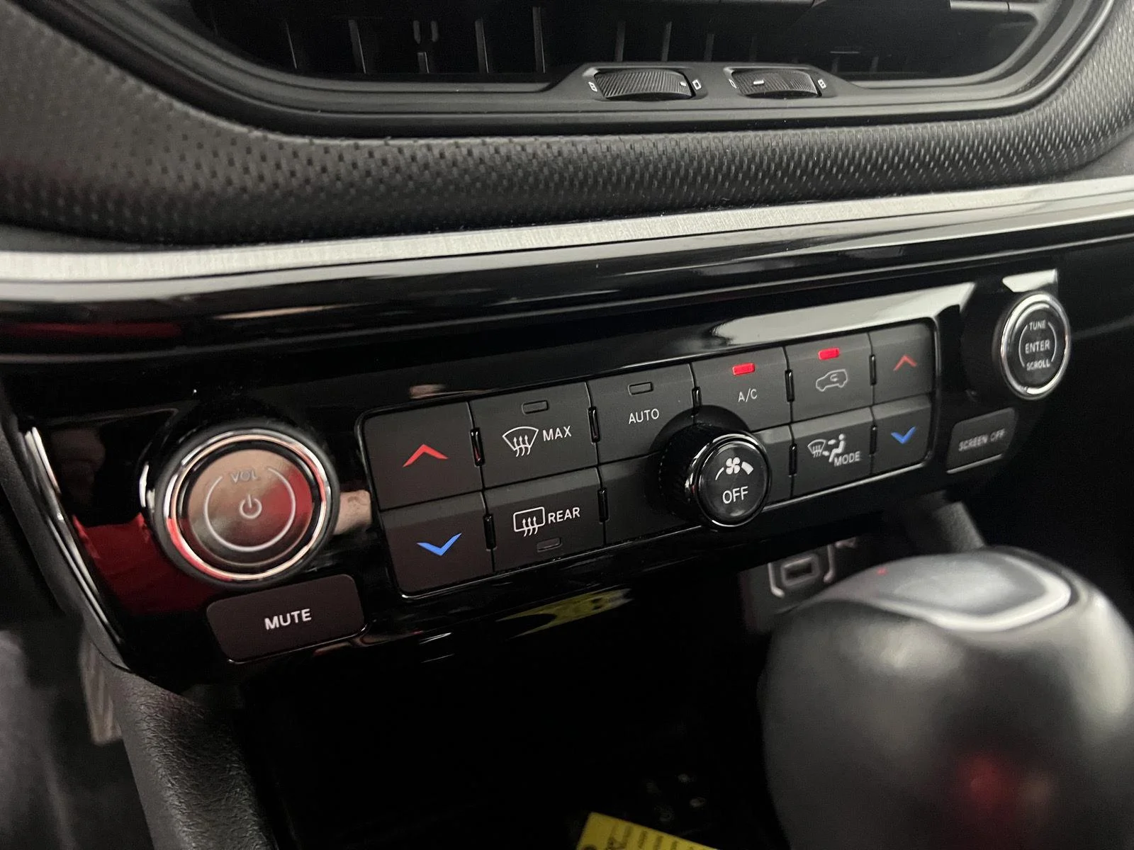 Used 2022  Jeep Trailhawk image 10