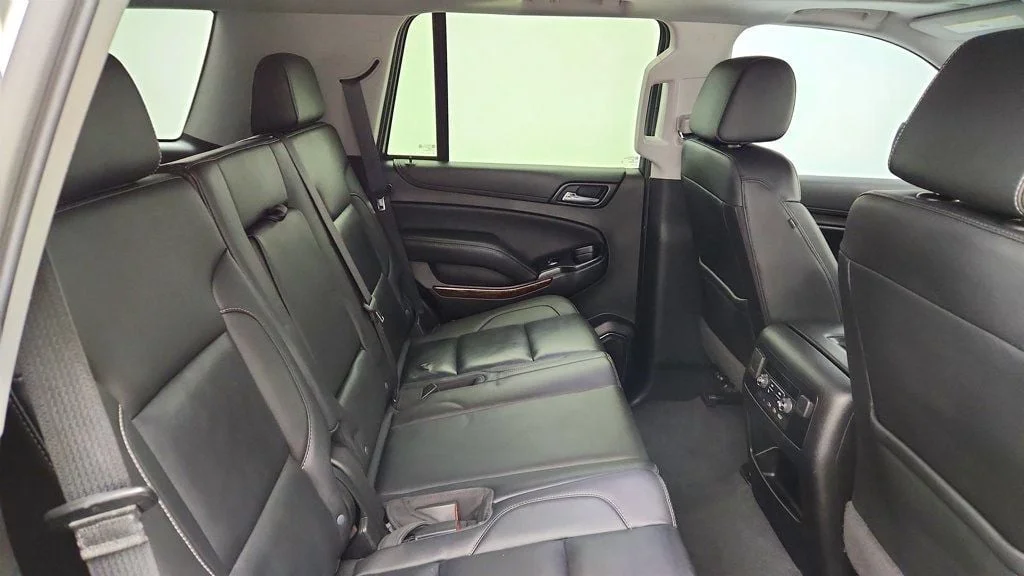 Used 2020 Silver Ice Metallic Chevrolet 4WD 4dr LT w/ Luxury Pkg & Sun/Entertainment Pkg image 24