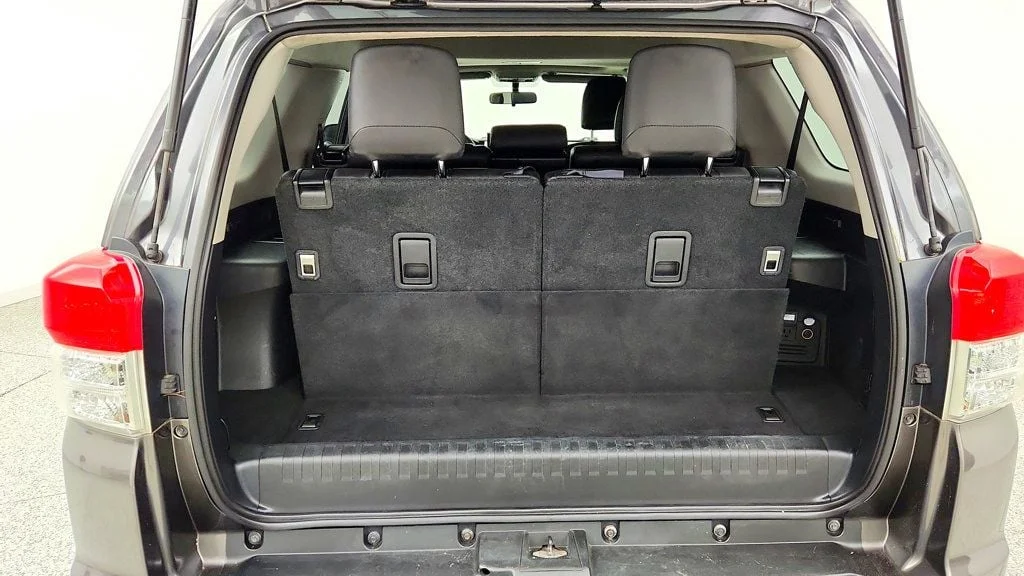 Used 2013 Magnetic Gray Metallic Toyota 4WD 4dr V6 SR5 image 23