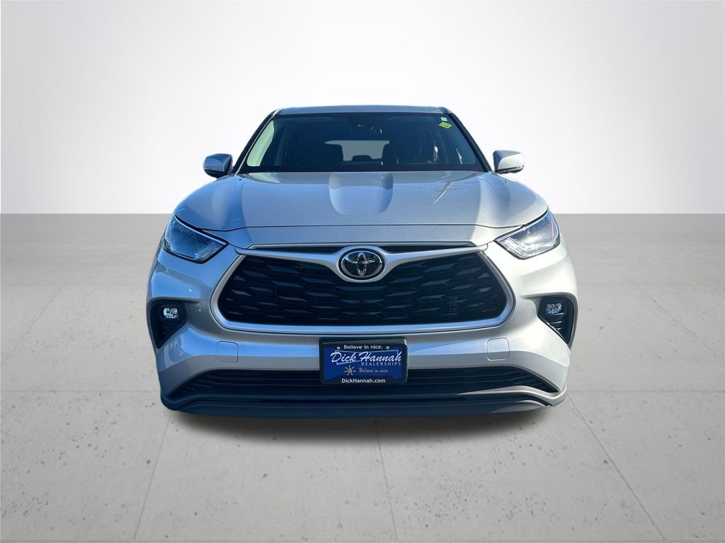 Used 2022 Celestial Silver Metallic Toyota LE image 3